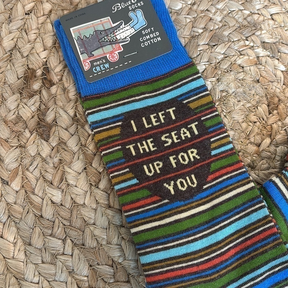 Blue Q socks I left the seat up for you mens size 7-12 shoes size - Picture 2 of 3